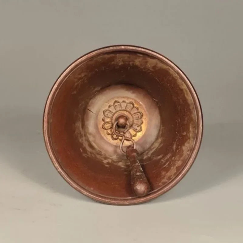 Cloche Tibétaine Bronze Sombre – Rituel Bouddhiste à Manche Sculpté